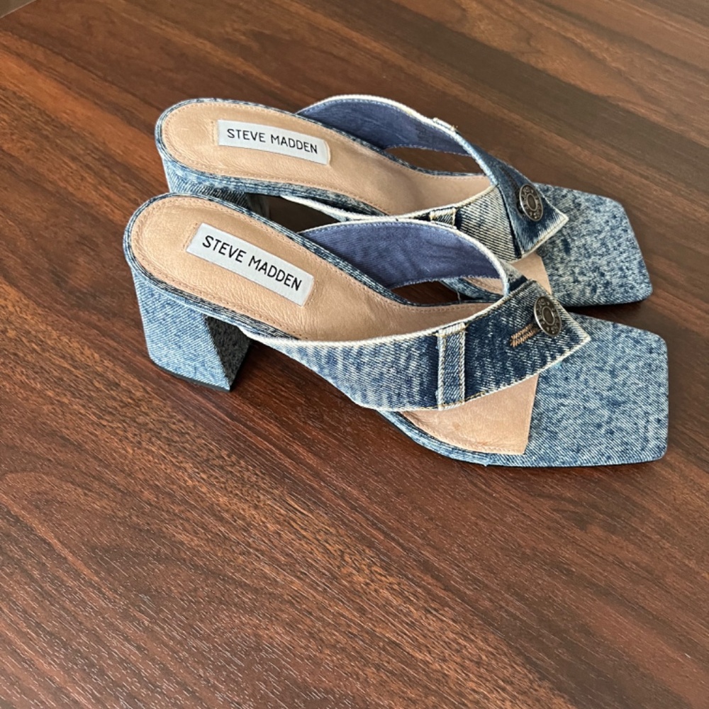 Steve Madden Slides - Picture 2 of 2